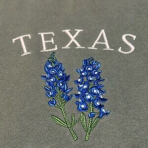 NWT Ladies Sweatshirt with Texas Bluebonnet Embroidered Green M, L, XL